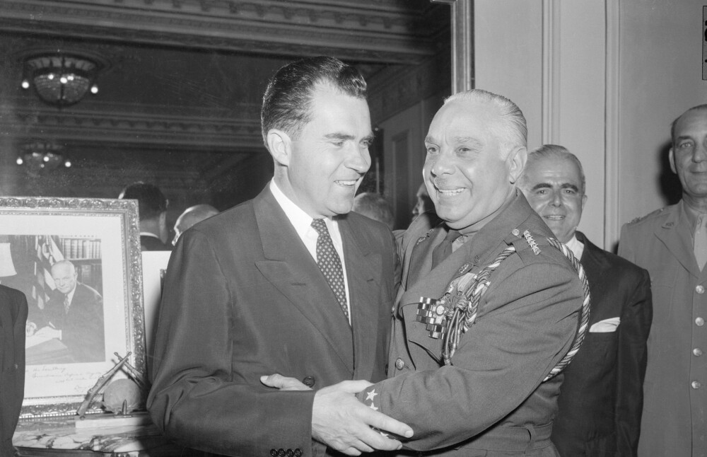 <b>GODE VENNER:</b> Rafael Trujillo med en annen skurk, USAs president Richard Nixon. 