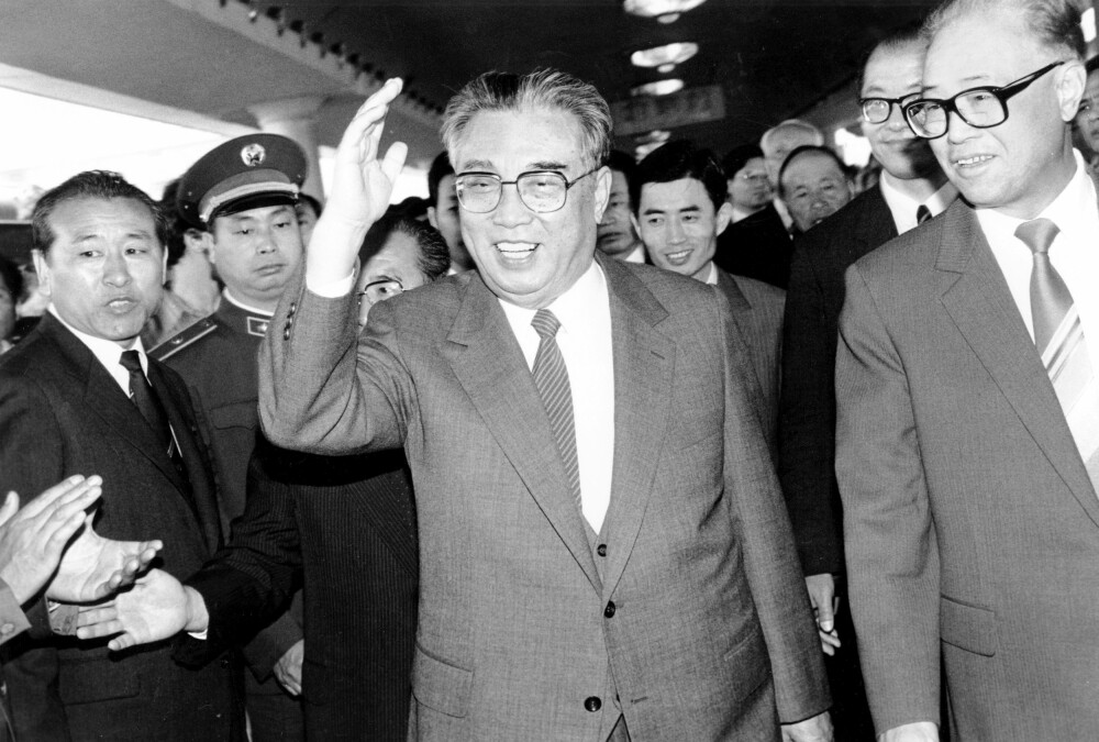 <b>KOLLEGER:</b> Nord-Koreas første diktator, Kim Il-sung, sammen med daværende statsminister i Kina, Zhao Ziyang. 