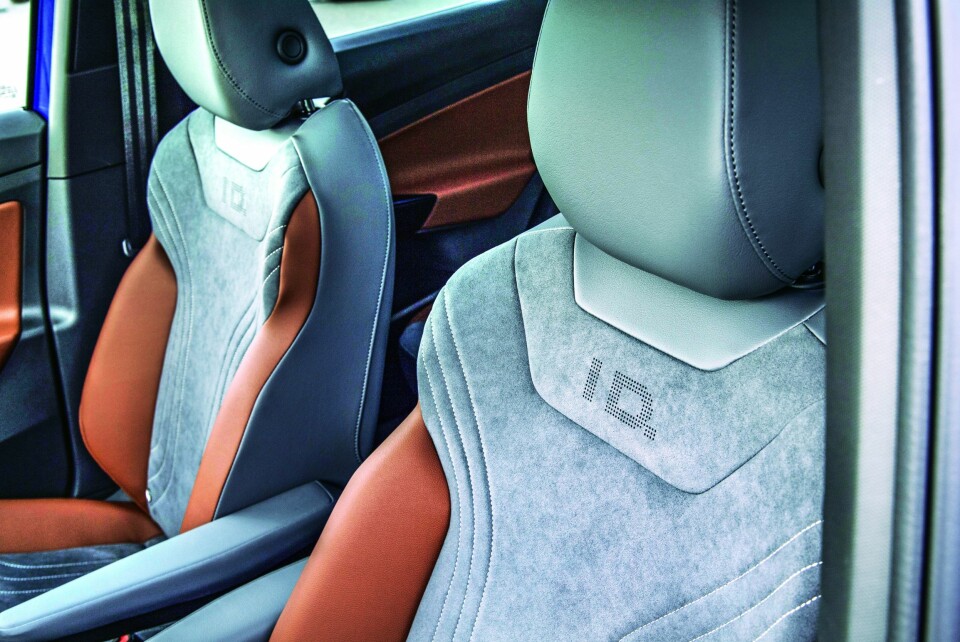 RYGGVENNLIG: Setene har fått godkjentstempel fra en tysk ryggorganisasjon kalt AGR. Ingen dyr ble skadd da setetrekkene ble produsert.