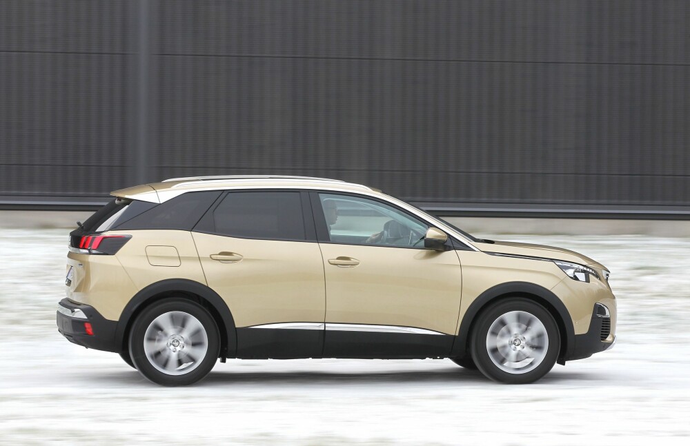 CROSSOVER: Peugeot 3008