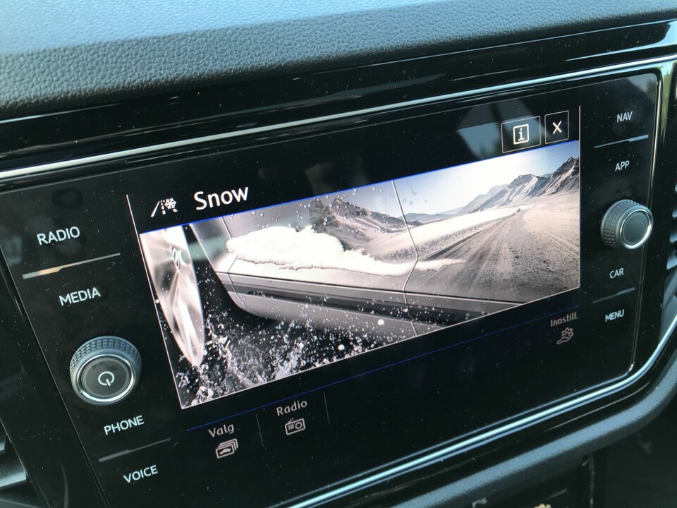 TRACTION: Kjøreprogrammene har en egen snø-innstilling som blant annet justerer girkasse og firehjulstrekk til glatt underlag.