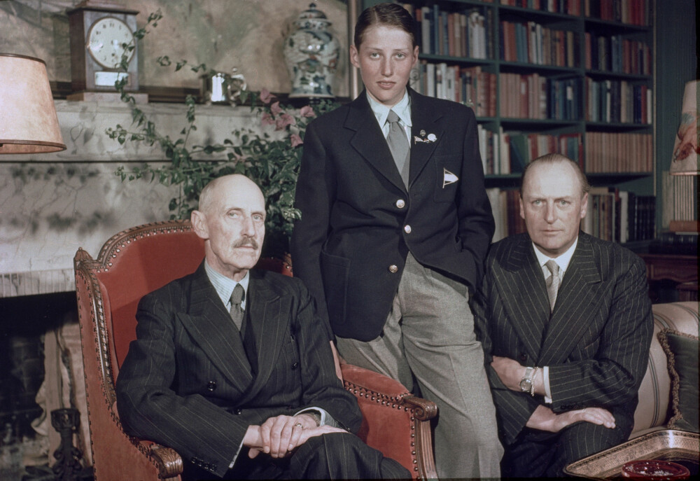 <b>TRE GENERASJONER:</b> Kong Haakon, kronprins Olav og prins Harald i 1952. Borch mener kong Olavs tid som monark var preget av mer stabilitet og oppgangstid enn sin far og sønn.