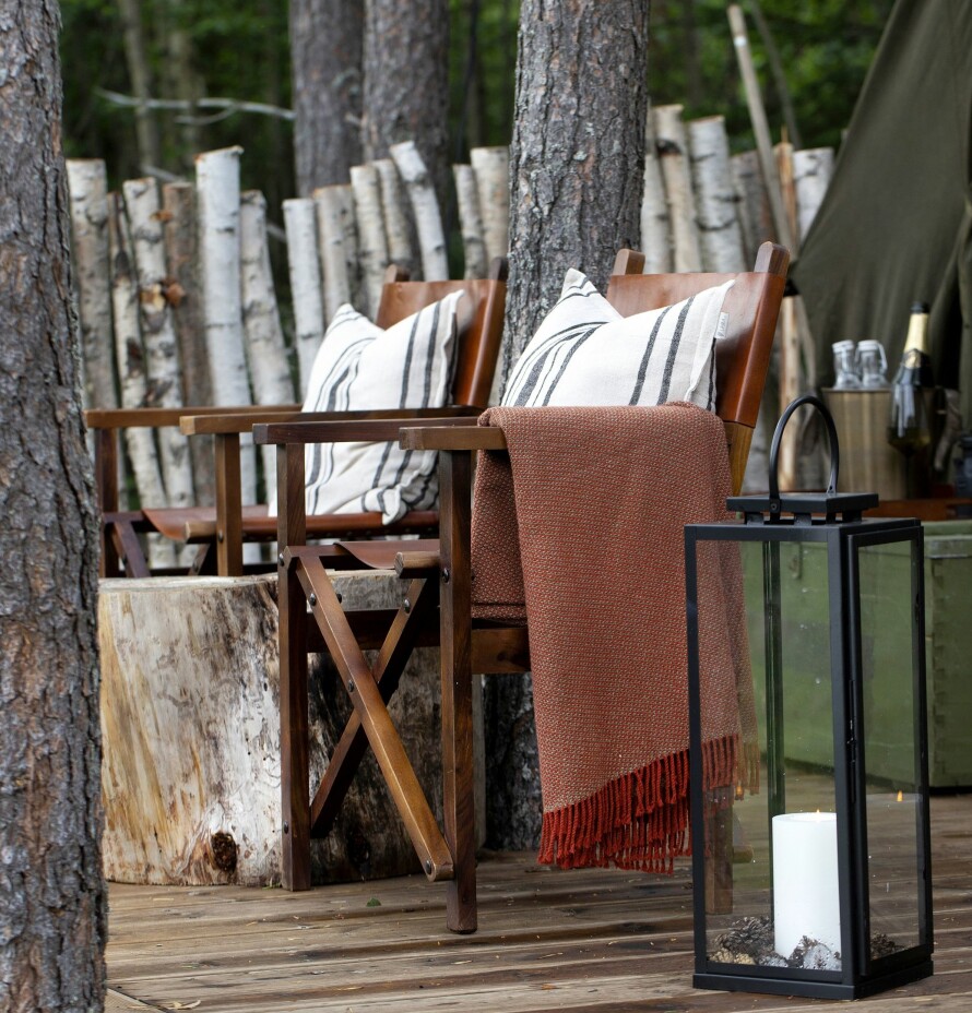 SOMMERLOOK: Halvor er et oppkomme av kreativitet, og bruker egne møbler og interiørprodukter på hytta. I august kommer en ny kolleksjon. – Sommer i Norge er best, sier han.