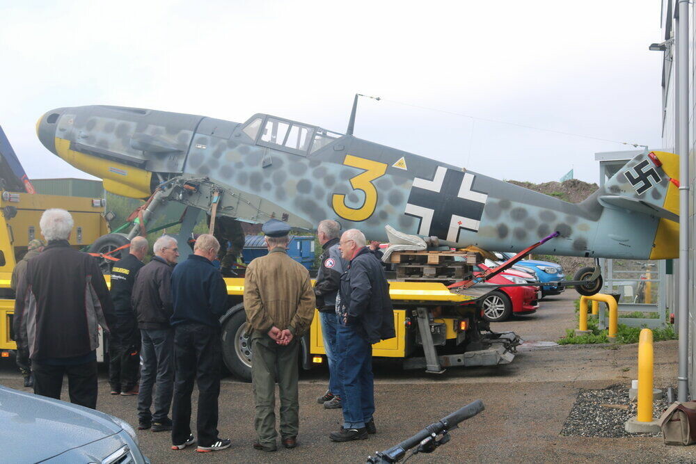 <b>SJELDENT:</b> Selv om Bf 109 ble produsert i nesten 35 000 eksemplarer under krigen, er velrestaurerte eksemplarer svært sjeldne i dag. Her er klenodiet på vei fra verkstedet til museet.
