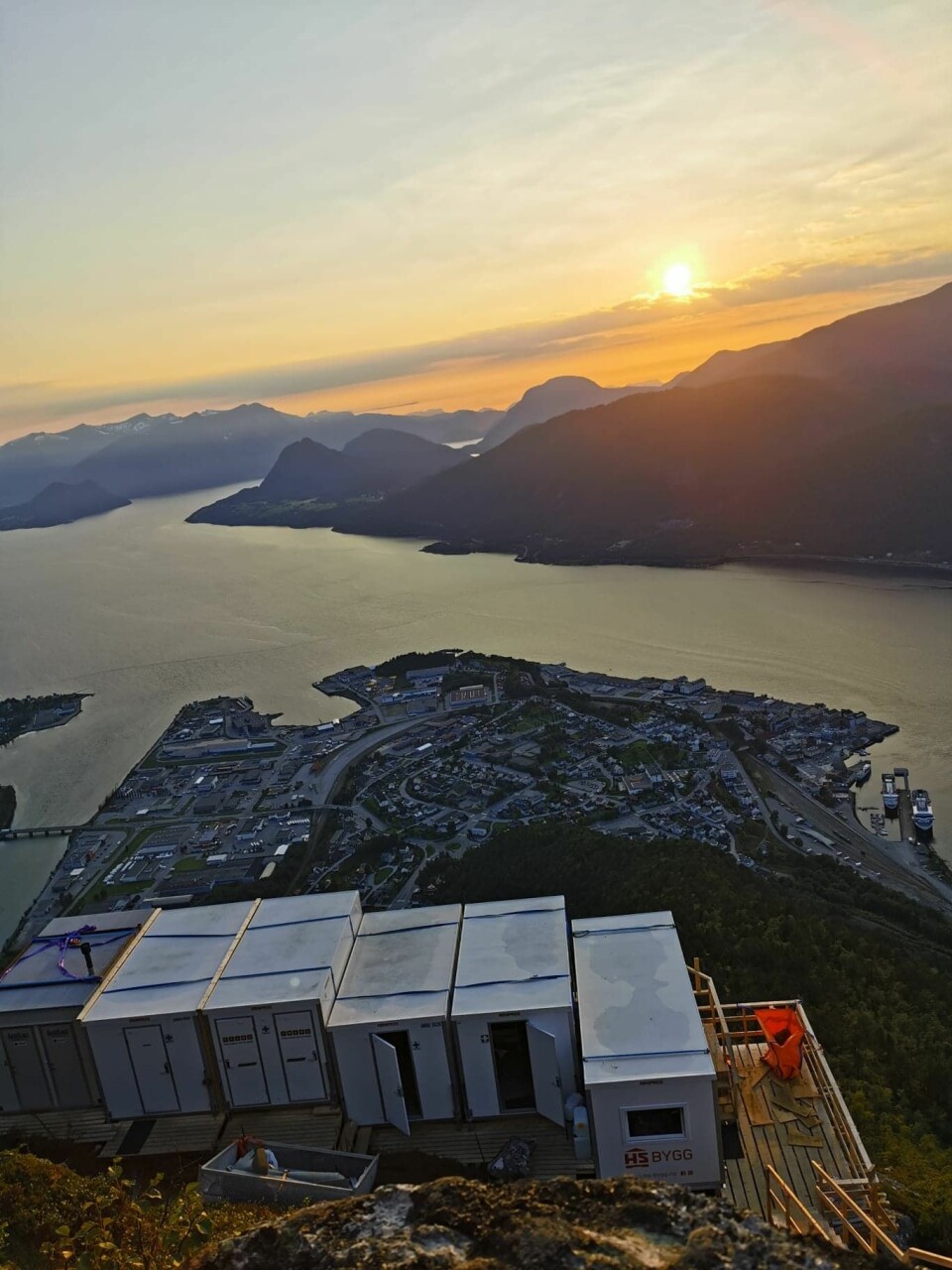 Rigget seg til i fjellveggen