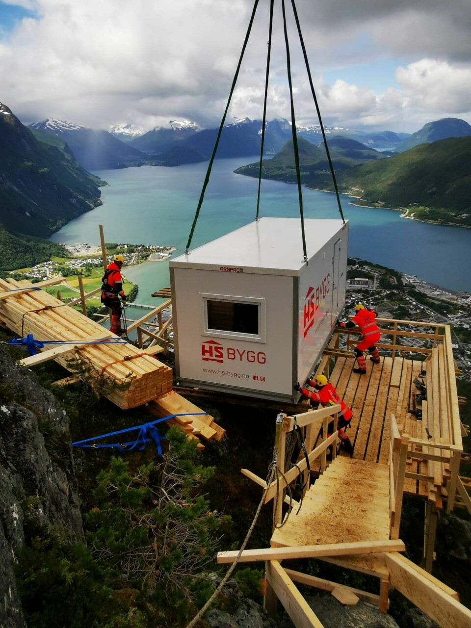 Rigget seg til i fjellveggen