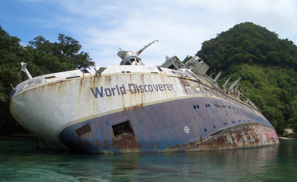 <b>OPPDAGER:</b> World Discoverer ble seilt på grunn i år 2000.