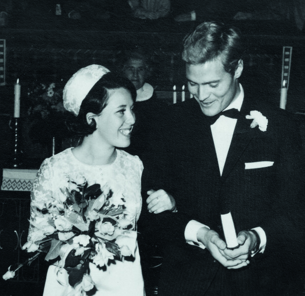 GULLBRYLLUP: Roald og Nina giftet seg 17. september 1966. De ble viet av Norges første kvinnelige prest, Ingrid Bjerkås. I 2016 feiret de gullbryllup tre dager til ende.
