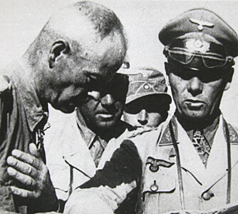 <b>SLAGPLAN:</b> Rommel og hans Afrikakorpset legger slagplan under felttoget mot britene. 
