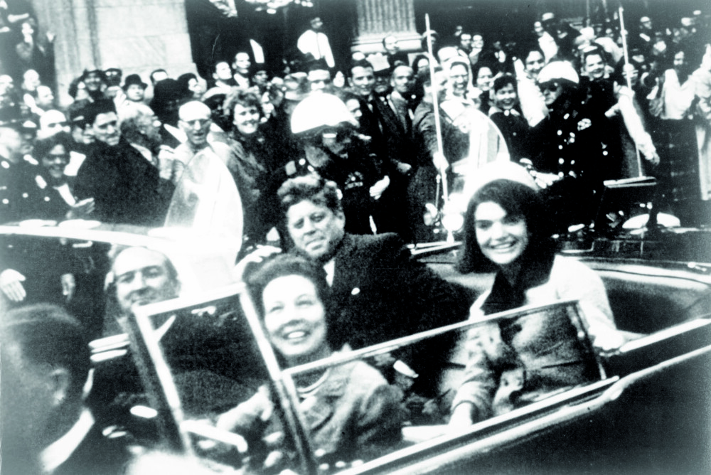 <b>MYRDET:</b> Dette bildet er tatt kort tid før USAs president John F. Kennedy ble skutt og drept på åpen gate i Dallas i 1963.