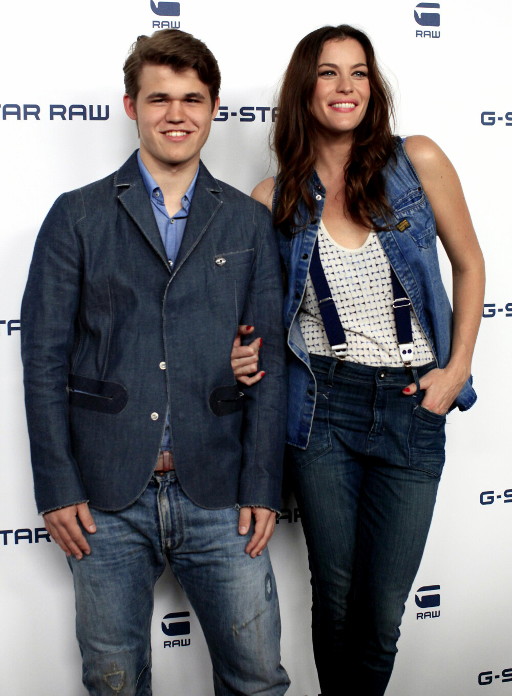 MO­DELL: I 2010 stil­te Mag­nus opp som mo­dell for kles­merket G-Star RAW sammen med den vak­re Hol­ly­wood-stjernen Liv Tyler.