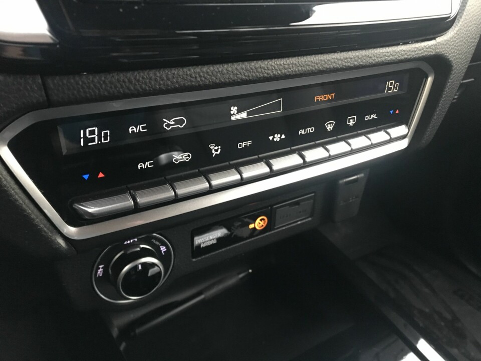 EUROPEISK STIL: En pen og oversiktlig rekke med knapper for klima.