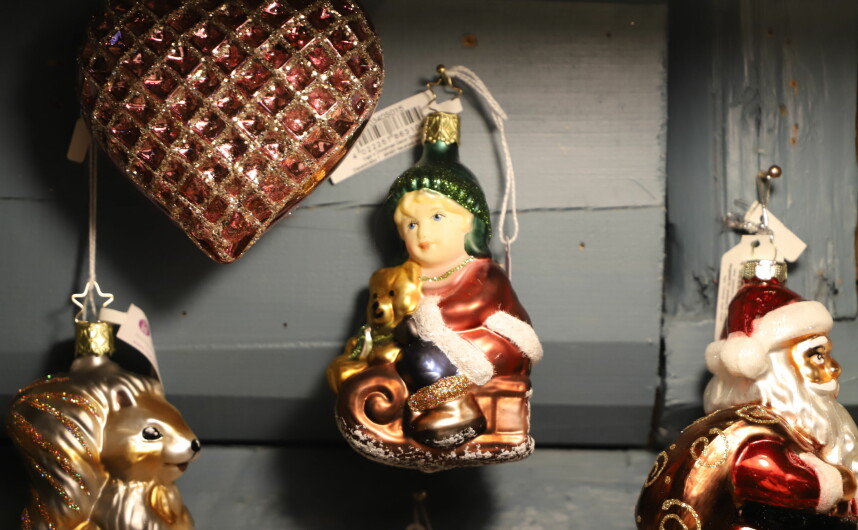 TIL TREET: Inge glass juletrepynt, 498 kroner.