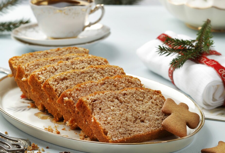 ANITAS SPICE CAKES. ANITAS SPICE CAKES.
