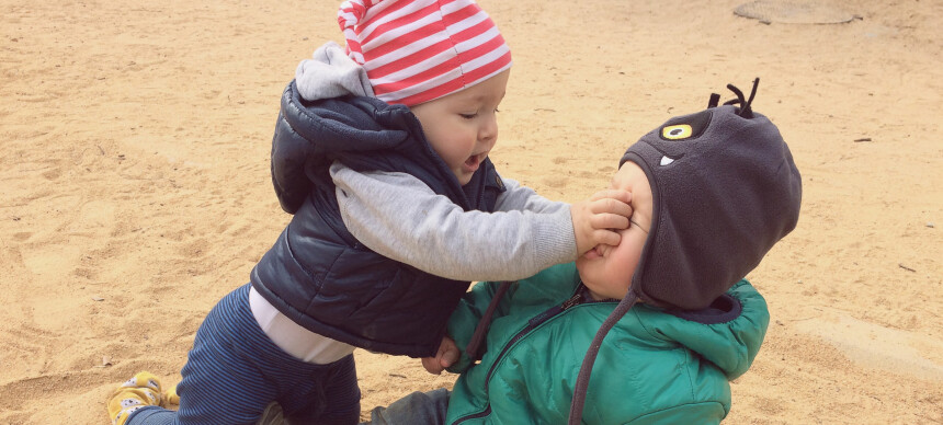 «Datteren min slår og klyper de andre barna»