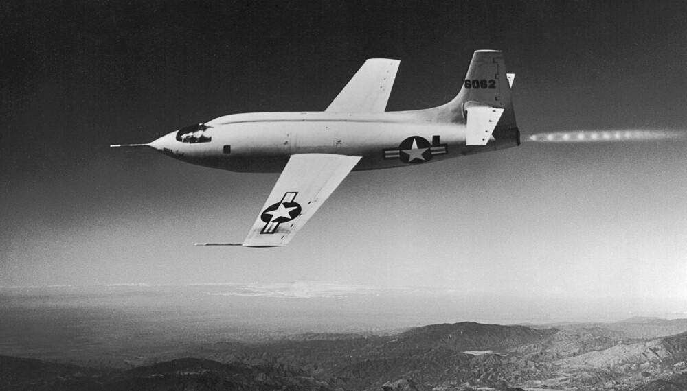 <b>Mach 1: </b>X-1 hadde samme fasong som et geværprosjektil. Løsningen for å motvirke sjokkbølgene ble en endring av bakvingene.