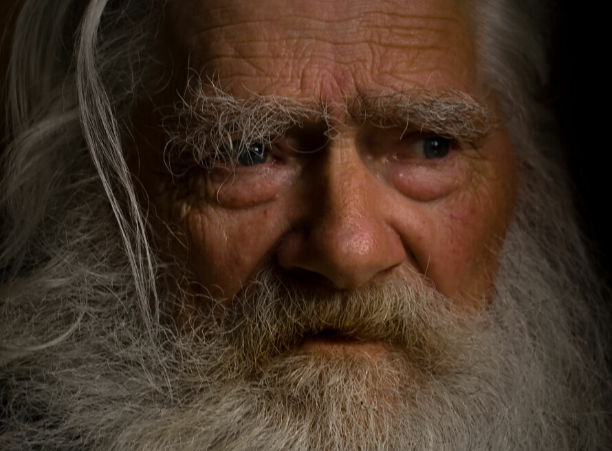 UNGKAR OG KJENDIS: Da den pensjonerte bonden Jon Skaar deltok i Der ingen skulle tru, ble han oppringt av en ukjetn kvinne fra en annen landsdel. Det ble et helt spesielt møte.