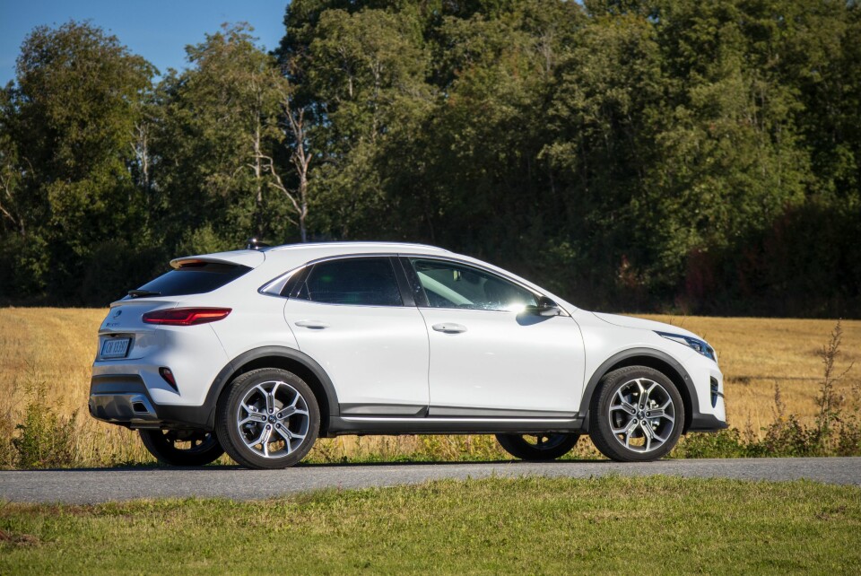 LEKKER: Store hjul, ekstra bakkeklaring, offroadpynt og kraftig hellende front er viktige ingredienser i designpakken.