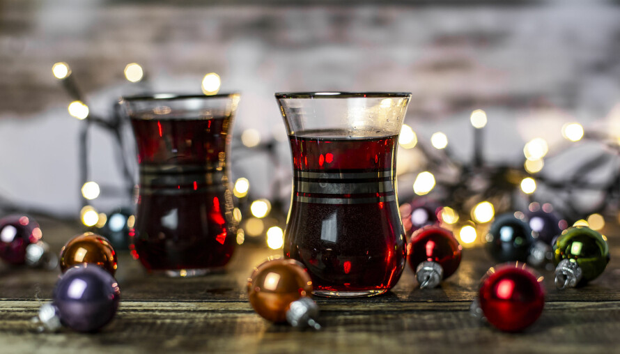 GLØGG: En fin og varm juletradisjon, og gløggen - den kan du lage selv. I denne artikkelen finner du en veldig bra oppskrift.