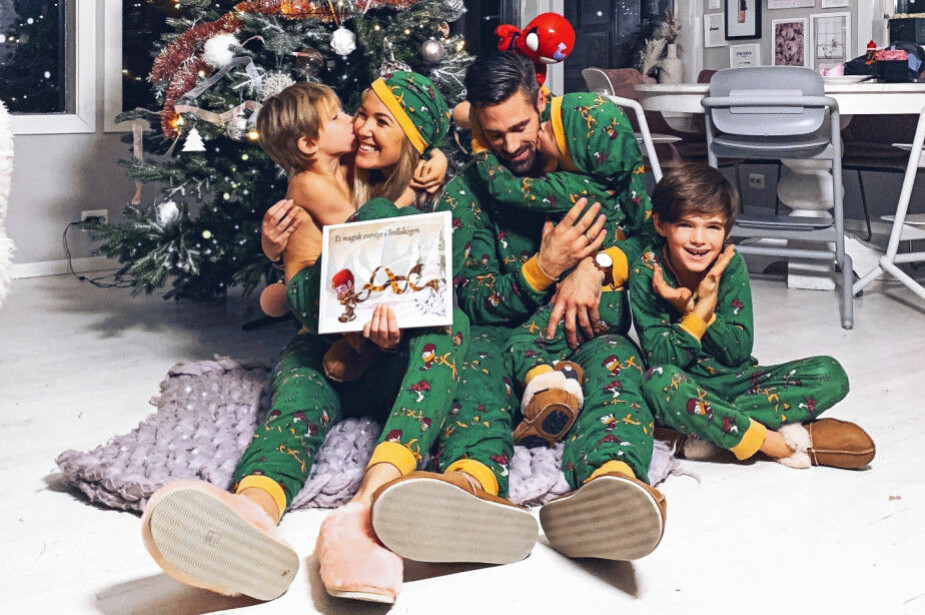 LIKE: Barna i familien Nyhus synes det er stas med like pyjamaser til jul. Bildet er tatt før lille Emily ble født.