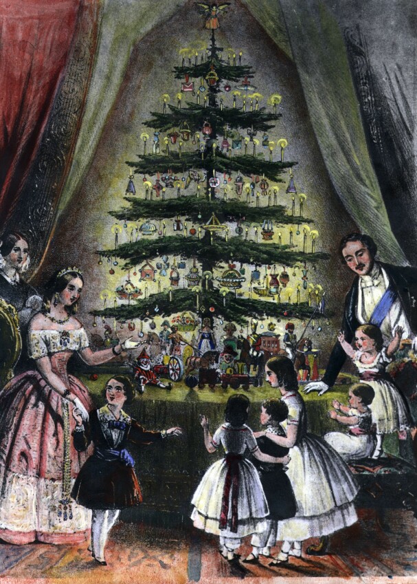 DRONNING VICTORIA: Denne illustrasjonen, tatt vare på av Hulton Archive, viser dronning Victoria, prins Albert og barna deres rundt juletreet i 1848. Deres ekteskap er noe av grunnen til at tradisjonen med innendørs juletrær ble brakt til England og senere USA.