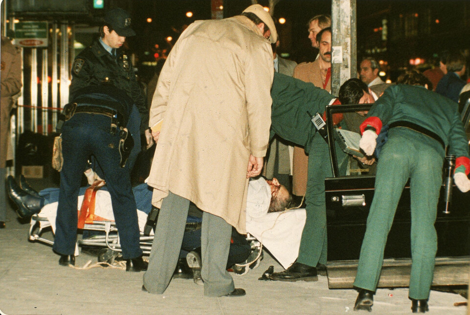 MISTET ALT, INKLUSIVE LIVET: Mafia-bossen Paul Castellano ble skutt og drept på vei inn på Sparks Steak House i New York. De andre mafia-toppene mente han indirekte hadde tillatt FBI å avlytte dem og fryktet for at Castellano ville fortelle mer for å få lettere soning.