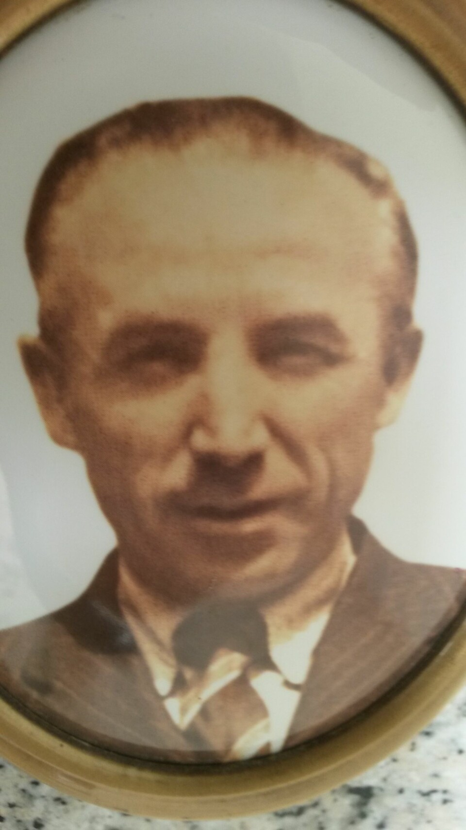 SELVMORDSOPERASJON: Manuel Espallargas Ferrer kjempet i fremste linje da Elvegårdsmoen ble gjenerobret. Krigeren fra den franske borgerkrigen vendte ikke hjem før i 1984. Dette er ett av få bilder som finnes av ham.