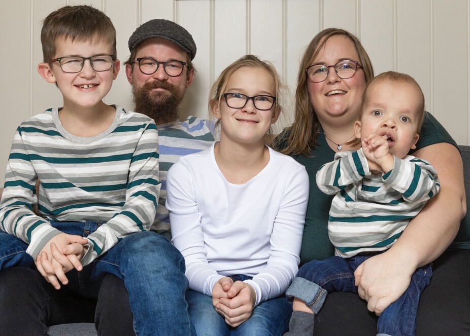 SAMMENSVEISET FAMILIE: Marianne og Bjørn Kjetil er opptatt av å se muligheter fremfor begrensninger for Johan, og vil gi 3-åringen mestringsfølelse og gode opplevelser.