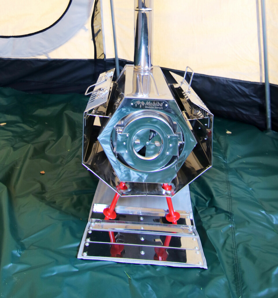 VEDOVN: Holder gammen god og varm og er lett å fyre.