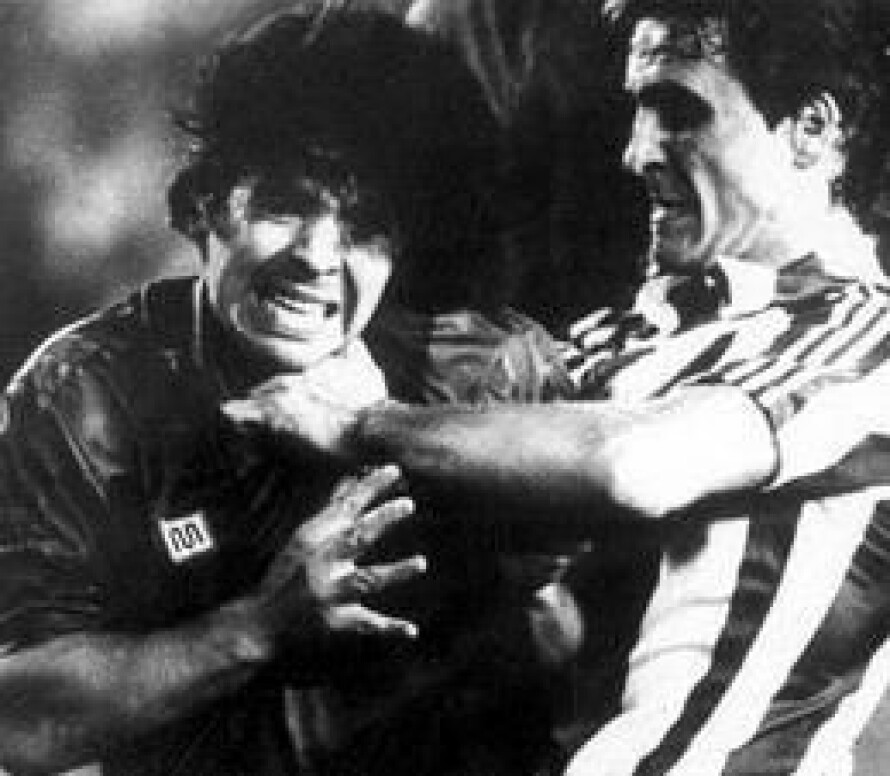 HATOPPGJØR: Det var til tider vanskelig å vite om man så på fotball eller kampsport de to årene Diego Maradona spilte mot Athletic Bilbao som Barcelona-spiller.