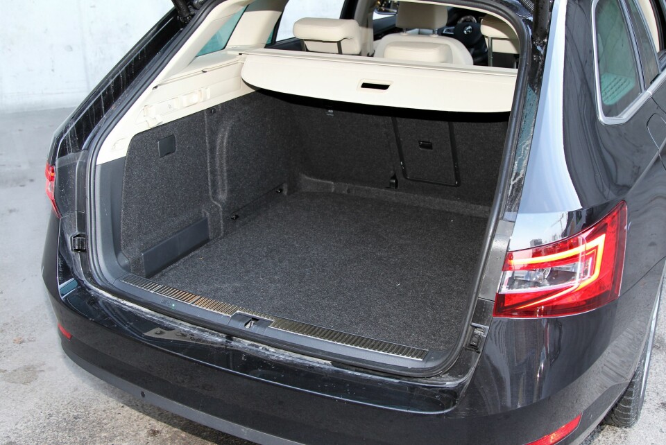 SKODA SUPERB: 660–1950 liter.