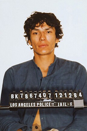 <b>TATT OG SLUPPET UT:</b> Da dette politibildet ble tatt 12. desember 1984 var Richard Ramirez allerede i gang med drapsserien. Men politiet slapp ham ut igjen.