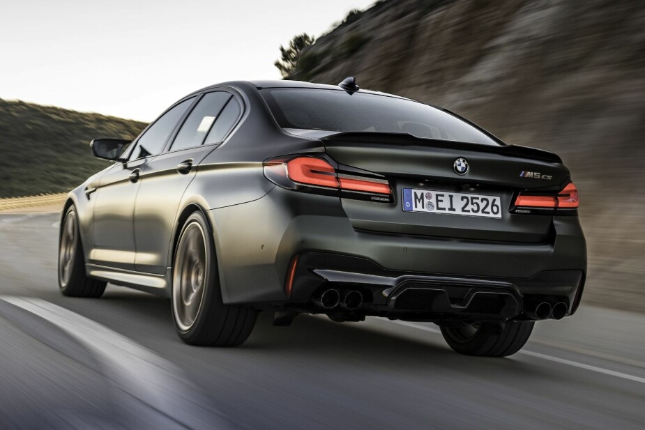 LETTERE: M5 CS bygger på BMW M5 Competition, men er rundt 70 kg lettere grunnet med bruk av lettvektsmaterialer som karbon.