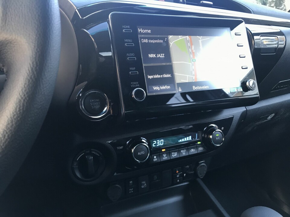 RASKERE: Skjermen har bedre respons og er nå utstyrt med hurtigknapper og volumknapp.