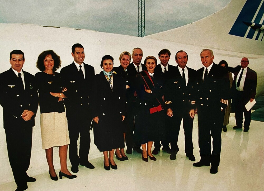 <b>SISTE GANG I NORGE:</b> Under besøket på Gardermoen i 1998 fikk Jan Ovind med seg hele besetningen ut på vingen for et gruppebilde. Det var siste gang Concorde besøkte Norge.