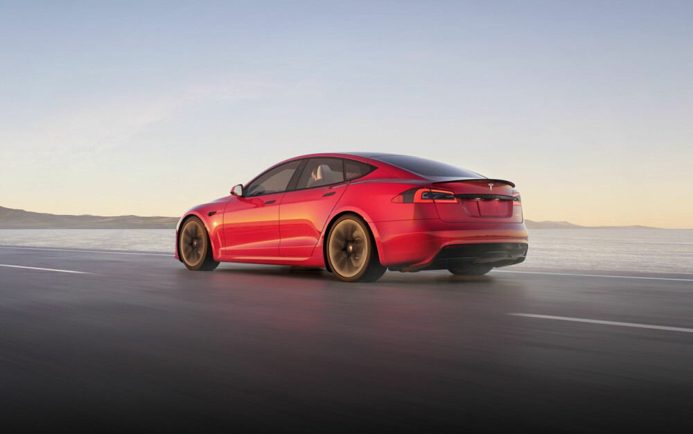 <b>GLATT:</b> Svært god aerodynamikk for Model S. Det bidrar til lavt forbruk i motorveifart.