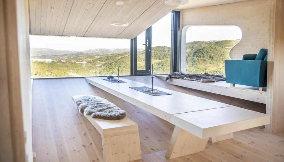 UTSIKT FRA UFO-HYTTA: Hytta gir deg panoramautsikt og nærhet til den vakre naturen i området rundt, skriver tenktre.no.