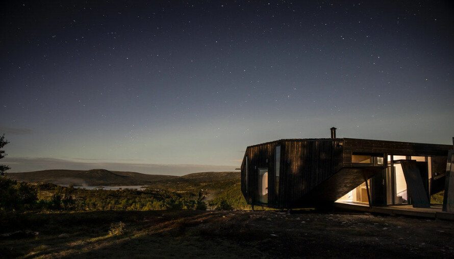 UFO-HYTTA HAR LANDET: Hessdalen er kjent for spesielle lysfenomener som har trukket mange UFO-interesserte fra hele verden til dalen. Statskog-hytta er ment å speile denne trenden.
