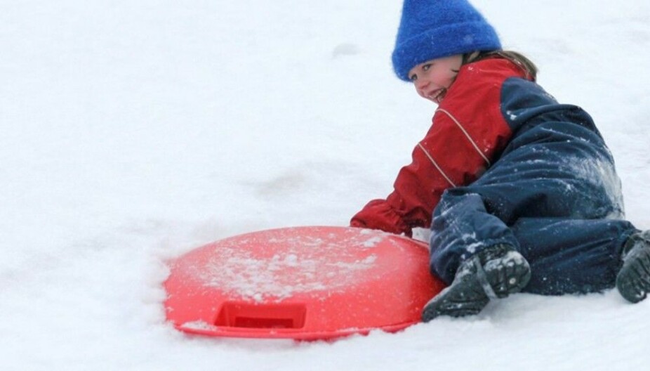 SNØ: Det finnes flere ulike aktiviteter som er morsomme for både barn og voksne ute i snøen.