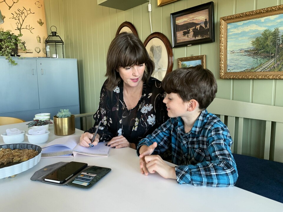 EN GANG I UKEN: Marie handler inn mat bare én gang i uken, og hun har alltid planlagt godt hva hun skal ha. – Å få kontroll på matbudsjettet har vært alfa og omega for å få god privatøkonomi, sier hun.