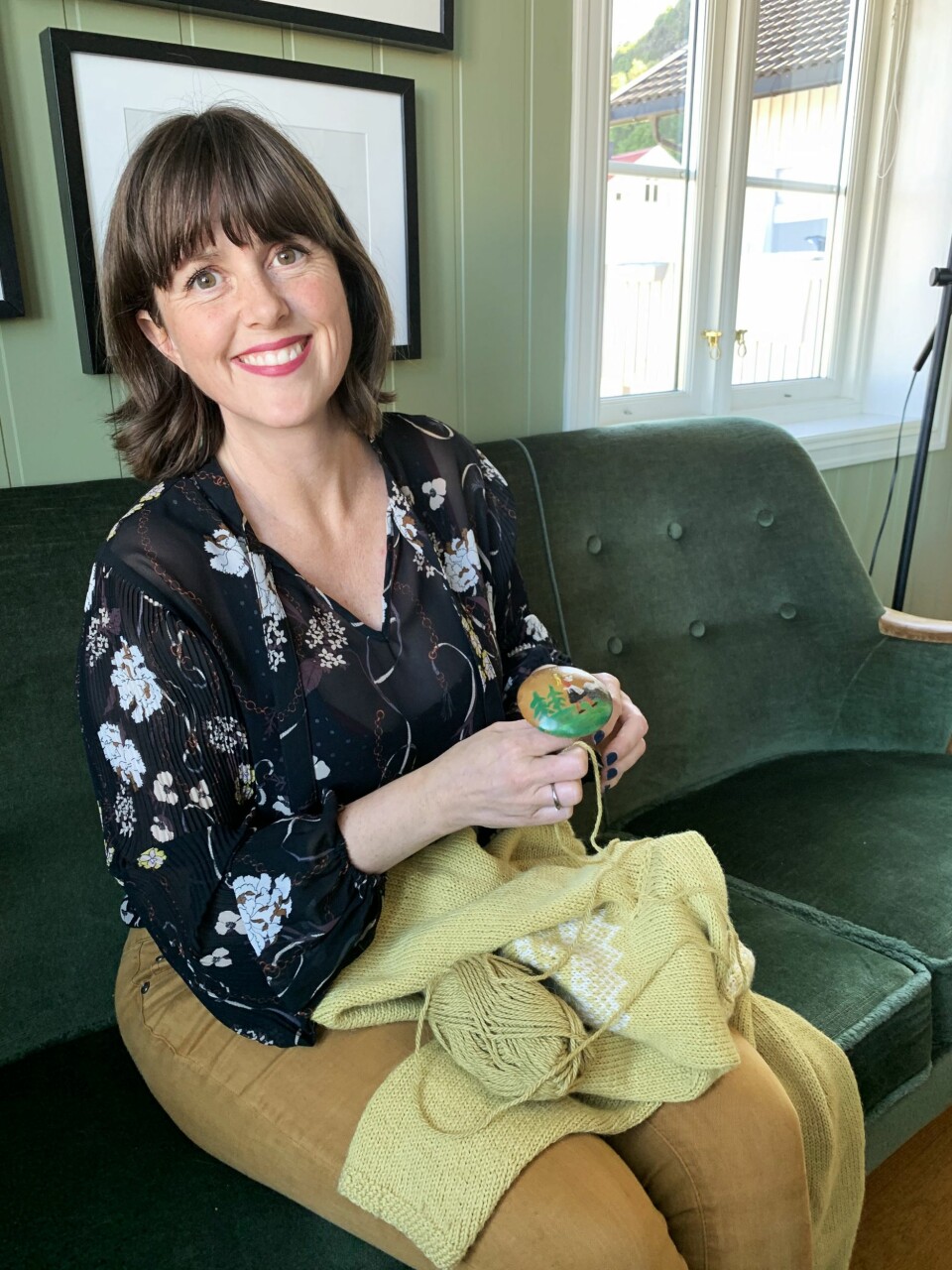 BUDSJETTMØTE: Marie synes det er viktig at barna får være med på å bestemme hva familien skal bruke penger på, og de har jevnlige «budsjettmøter». Mats synes han lærer mye av dette.