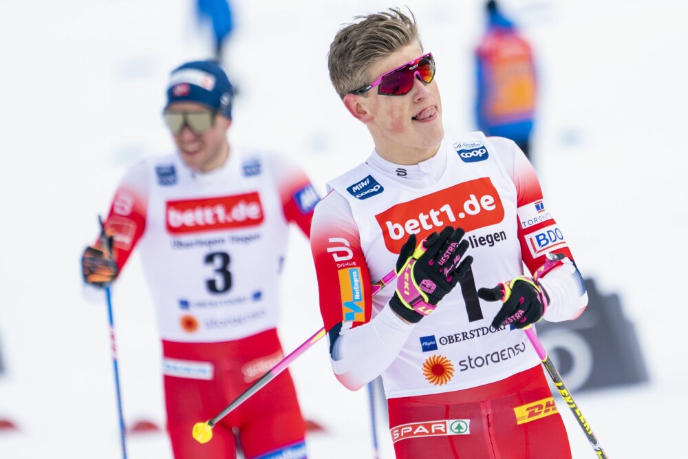 <b>LIKER LØYPA:</b> Johannes Høsflot Klæbo vant sprinten under fjorårets prøve-VM i Oberst­dorf. Pål Golberg (bak) ble toer.  