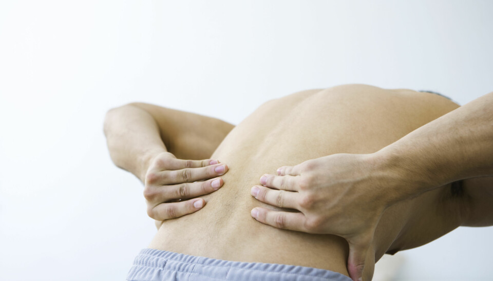 MANGE RAMMES: Statistisk sett vil mellom 60 og 80 prosent av oss få vondt i ryggen én eller annen gang i løpet av livet.