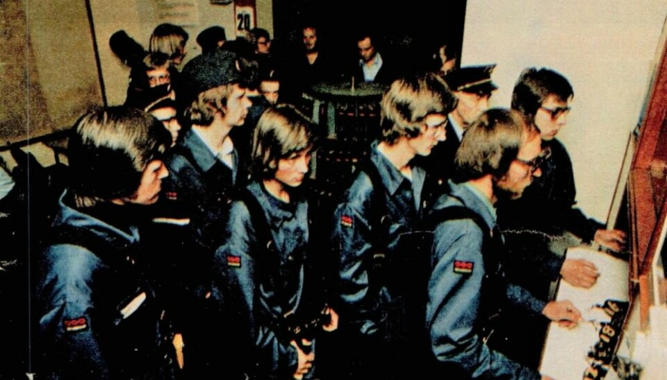 VEKTERE I SECURITAS-UNIFORM: Her tar vektere fatt på jobb i 1977.