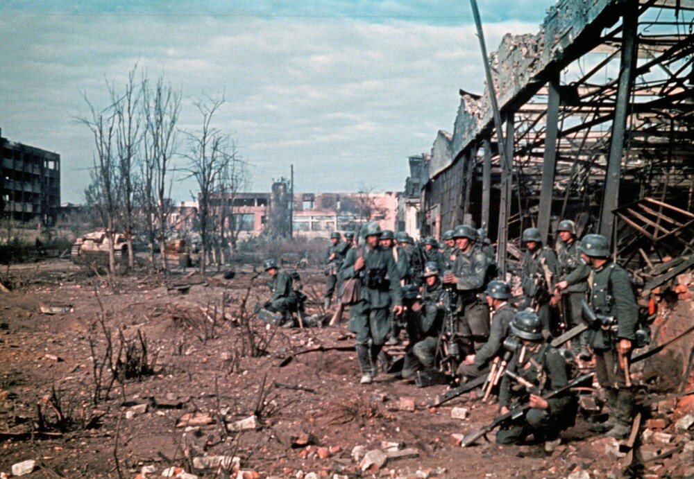 <b>OFFENSIV:</b> Fall Blau var det tyske kodenavnet på offensiven som opprinnelig var rettet mot Kaukasus, men i april 1942 endret Hitler planene. Også Stalingrad skulle tas. Angrepet mot byen startet i juli 1942.