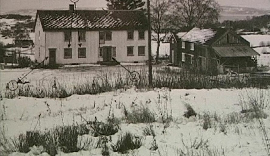 En morgen står John (58) som vanlig på kjøkkenet. Han vet ikke at denne dagen skal bli hans siste