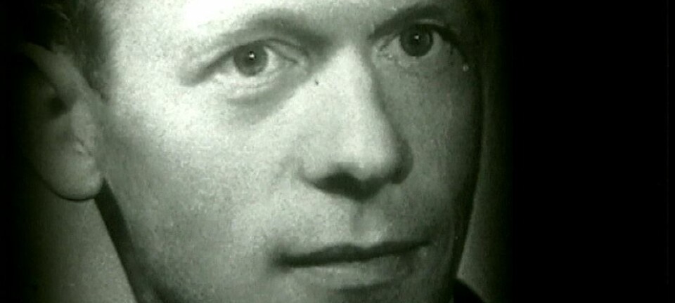 Drapsmysteriet ved E6: John Myhr (58) står ved vasken på kjøkkenet. Men han er ikke alene i huset