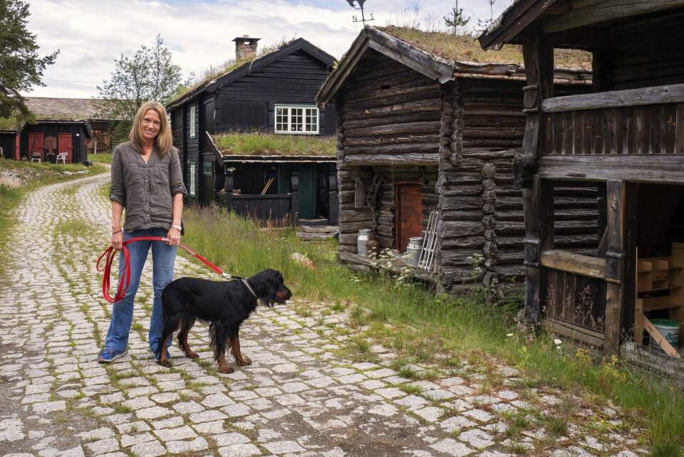SKÅBU FJELLHOTELL: – Å bli vertskap på et hotell i fjellheimen er et spennende, nytt eventyr, synes Jannicke.