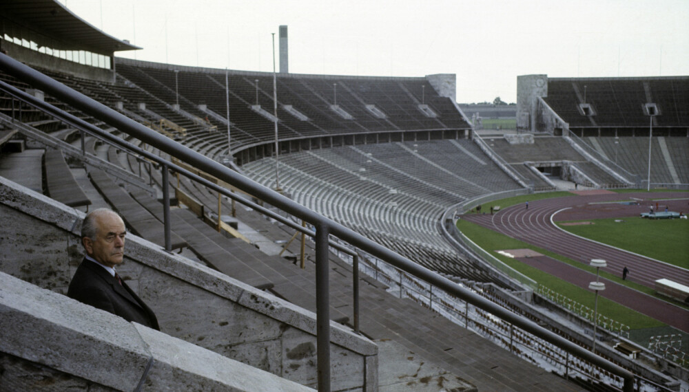 KRIGSFORBRYTER; Nazi-arkitekt Albert Speer (1905 - 1981) besøkte Berliner Olympiastadion i 1972.