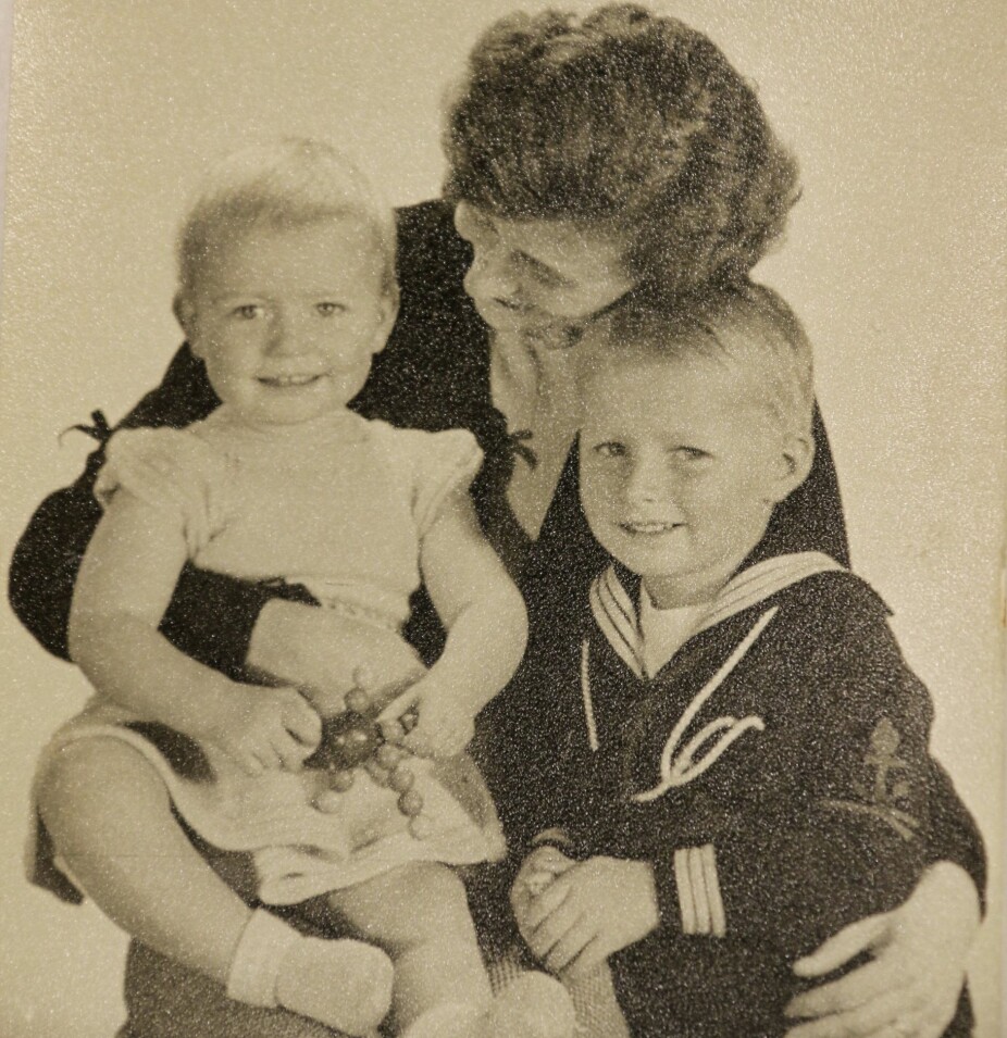 <b>MORSKJÆRLIGHET:</b> Tross traumene etter krigsopplevelsene fikk Margrete Christensen et godt liv. Her sammen med de to eldste barna Unn og Stig. 